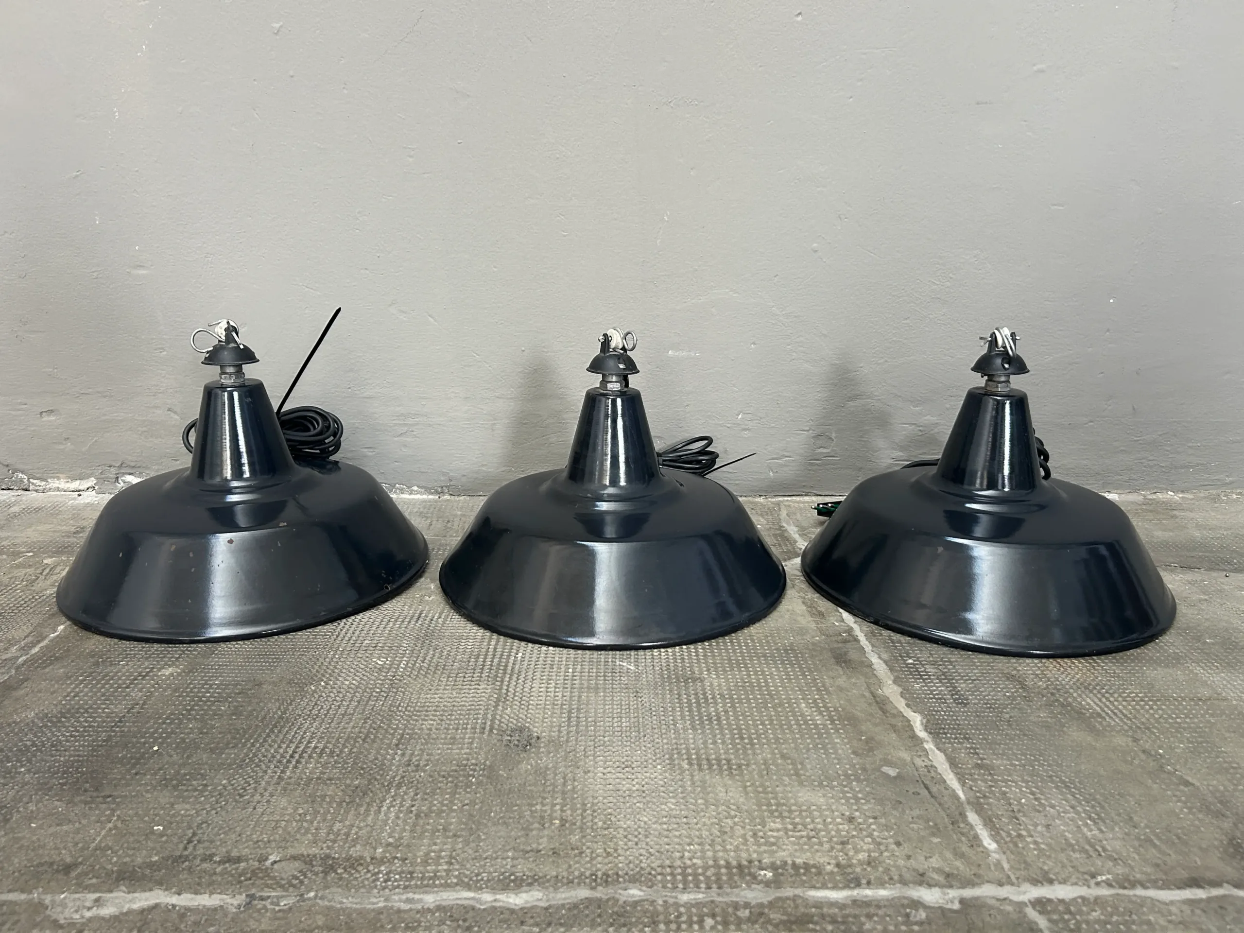 100FA – LAMPADE INDUSTRIALI – FOTO N. L-19 2